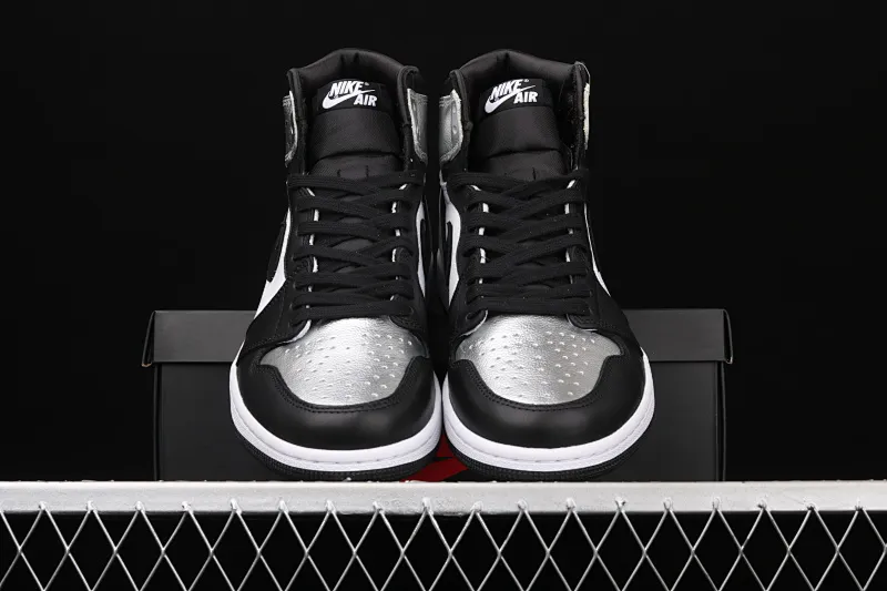 All categories Air Jordan Jordan series basketball shoes Air Jordan 1 High Air Jordan 1 High OG Wmns "Silver Toe" AJ1 Joe 1 metallic black silver silver toe CD0461-001